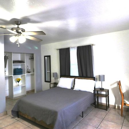 Hallandale Beach Motel With Free Parking And Full Kitchen ! No Extra Fees! Accepting Cash! Dış mekan fotoğraf