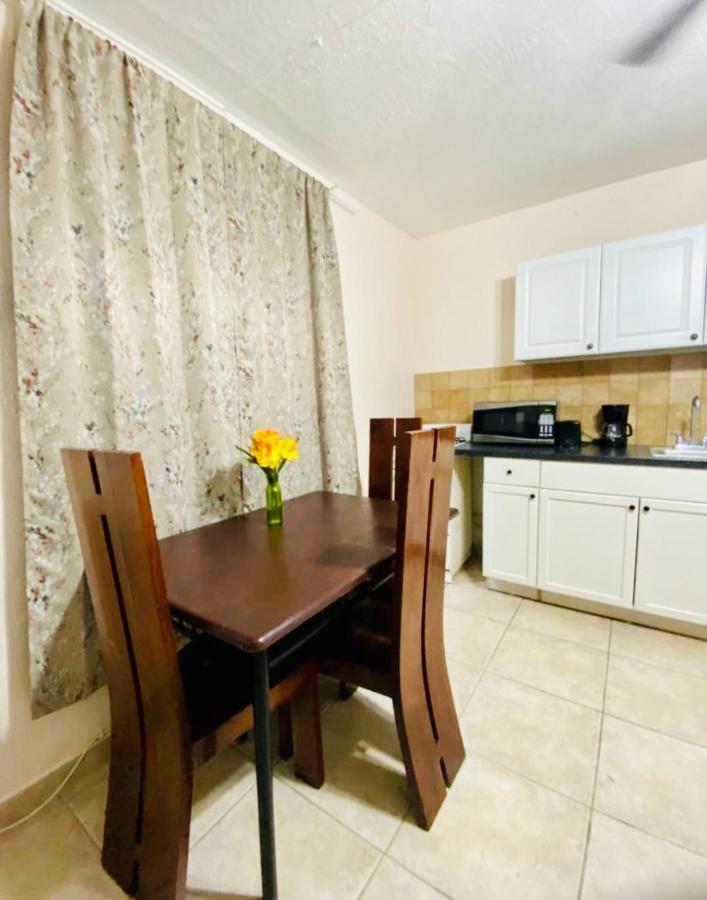 Hallandale Beach Motel With Free Parking And Full Kitchen ! No Extra Fees! Accepting Cash! Dış mekan fotoğraf
