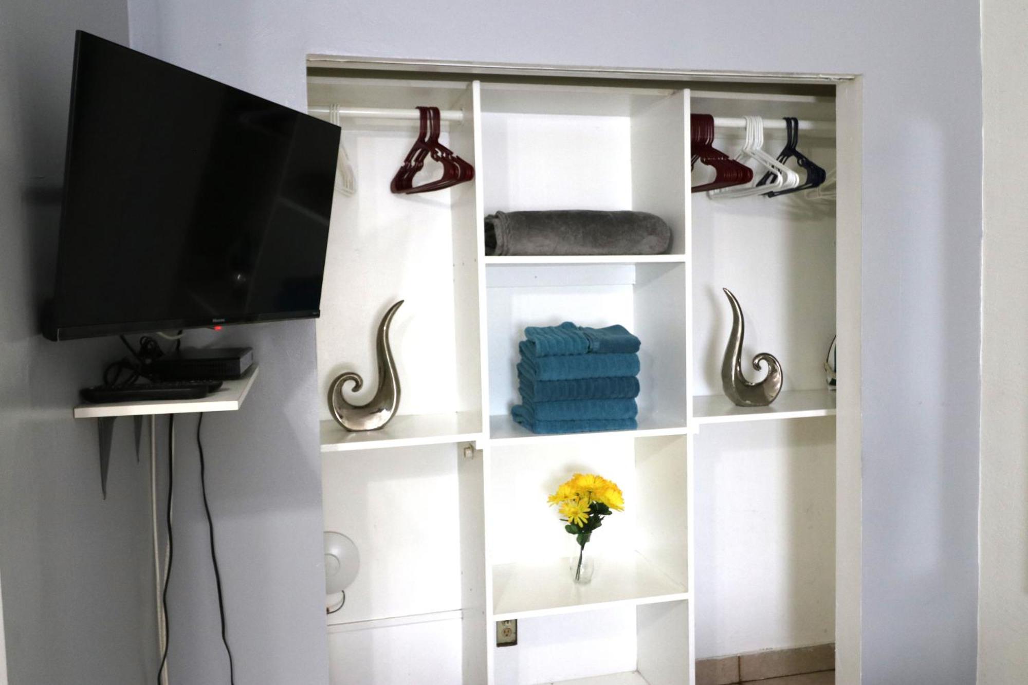 Hallandale Beach Motel With Free Parking And Full Kitchen ! No Extra Fees! Accepting Cash! Dış mekan fotoğraf
