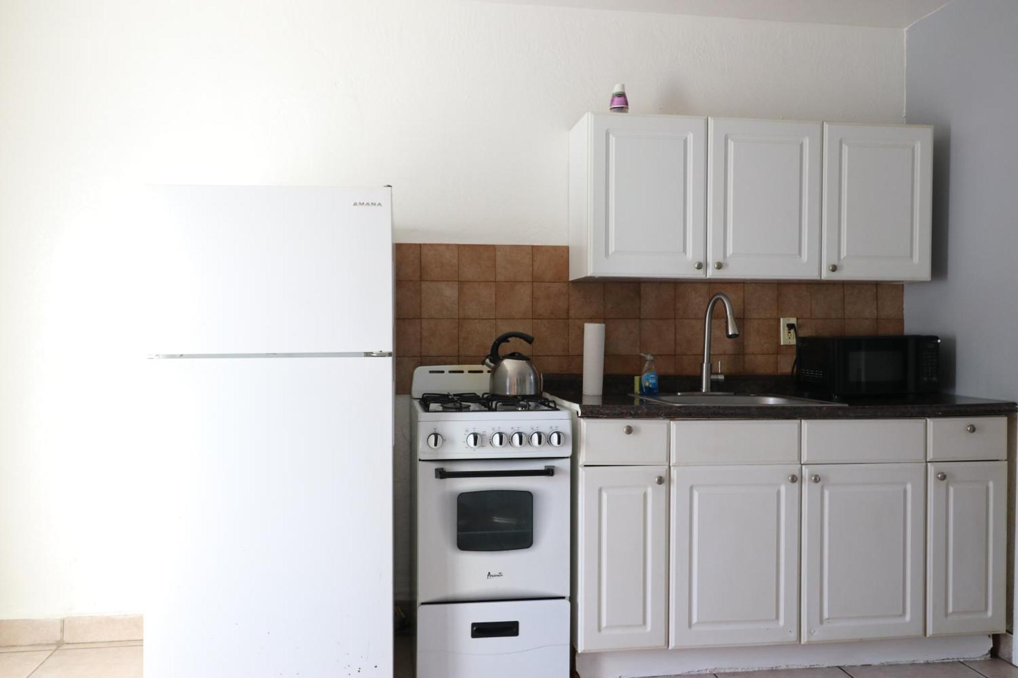 Hallandale Beach Motel With Free Parking And Full Kitchen ! No Extra Fees! Accepting Cash! Dış mekan fotoğraf